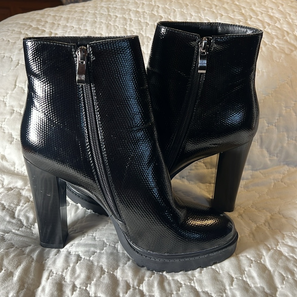 Nancy Li - Black Pebbled Women's Ankle Boots  - Size 9